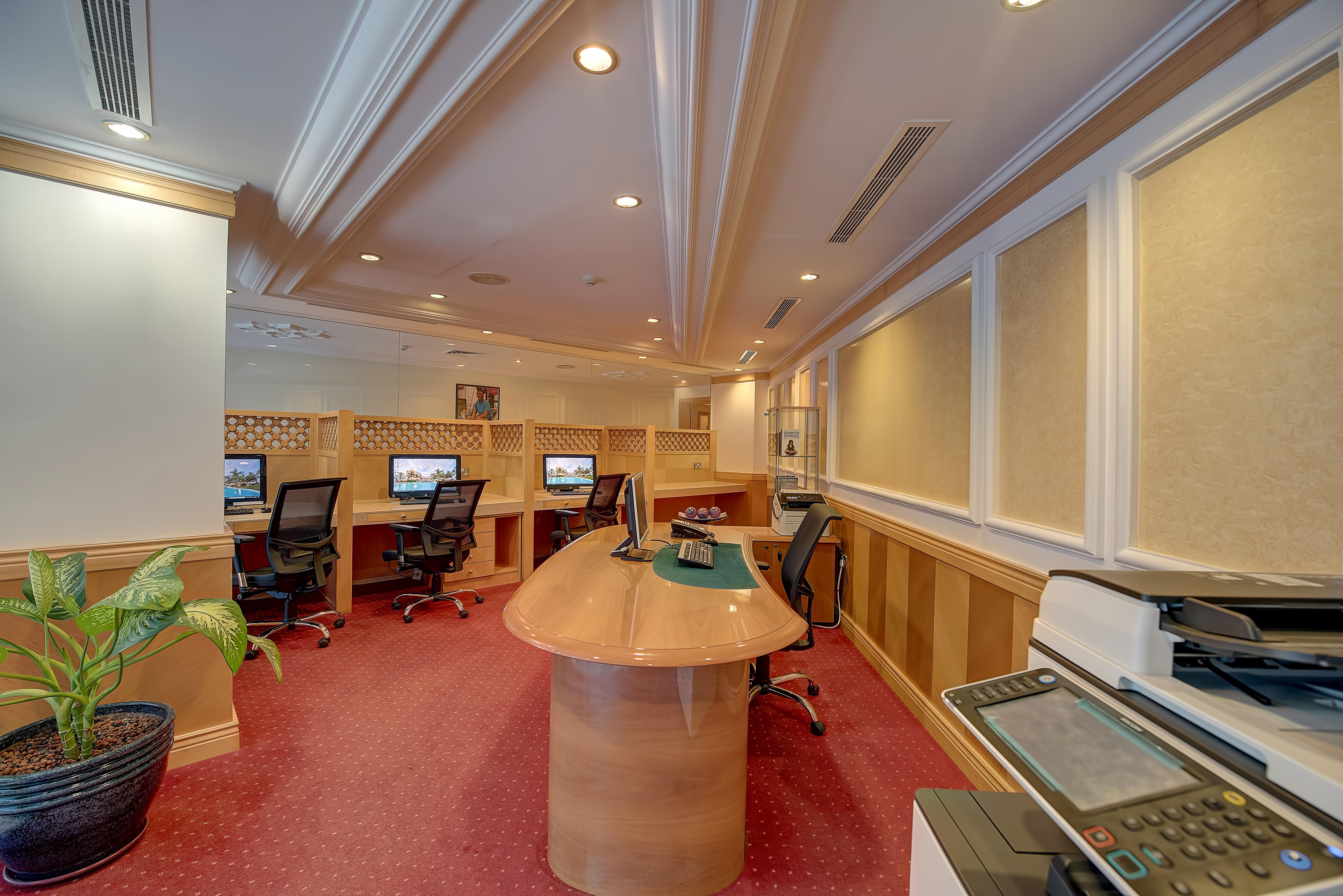 Crowne Plaza Resort Salalah, an IHG Hotel Esterno foto Business Center