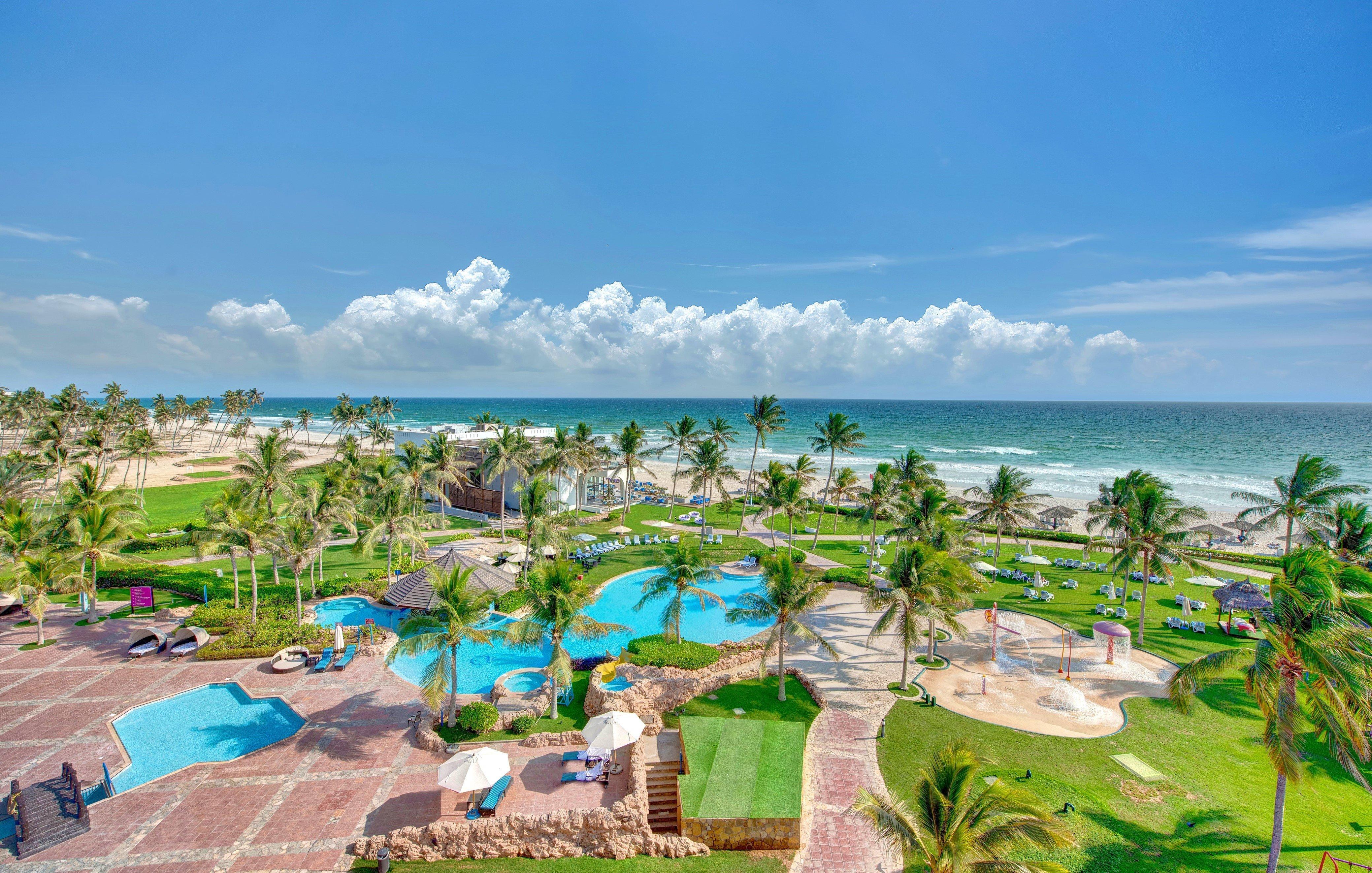Crowne Plaza Resort Salalah, an IHG Hotel Esterno foto View of the beach at the Hard Rock Hotel
