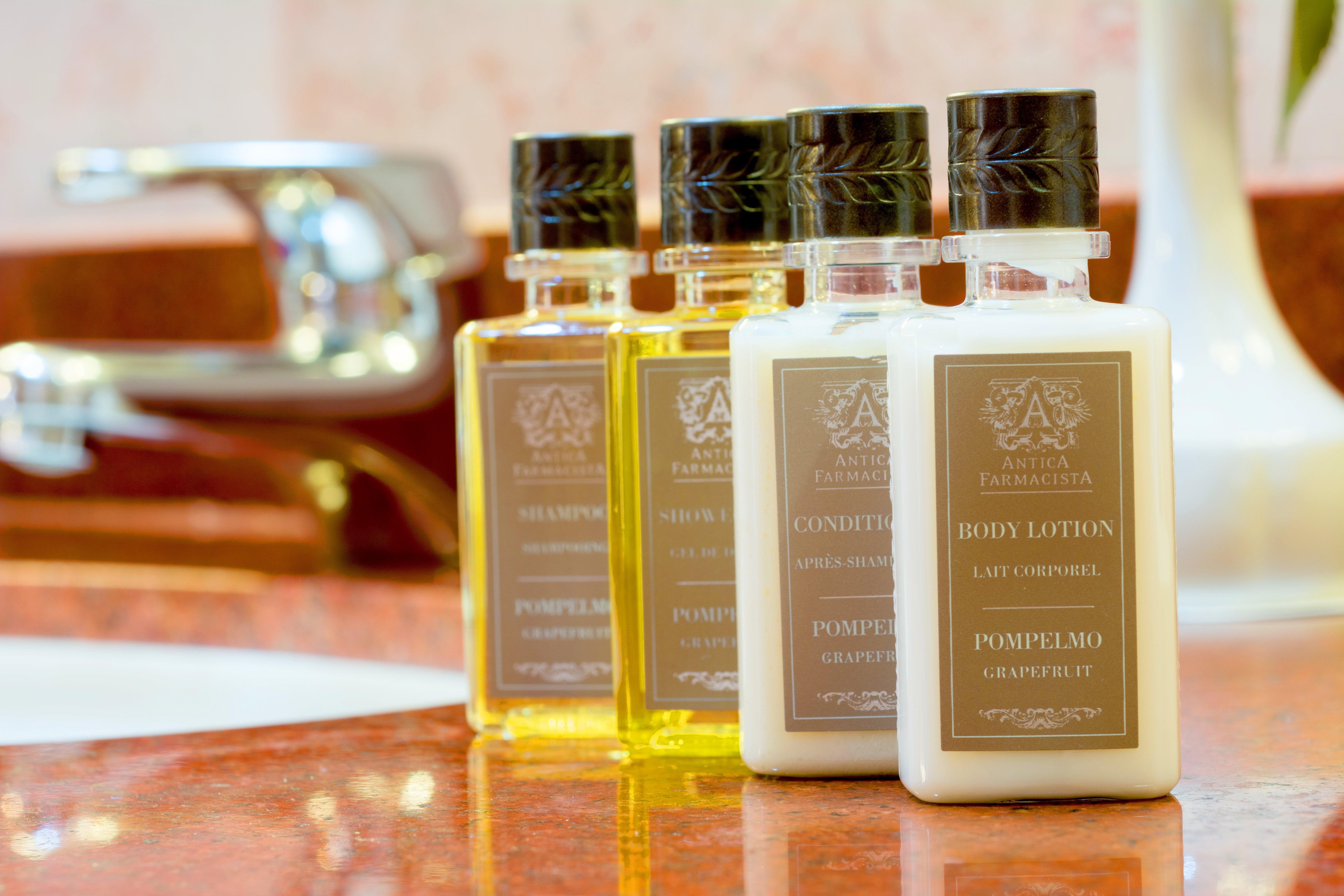 Crowne Plaza Resort Salalah, an IHG Hotel Esterno foto Shampoo, conditioner and body lotion