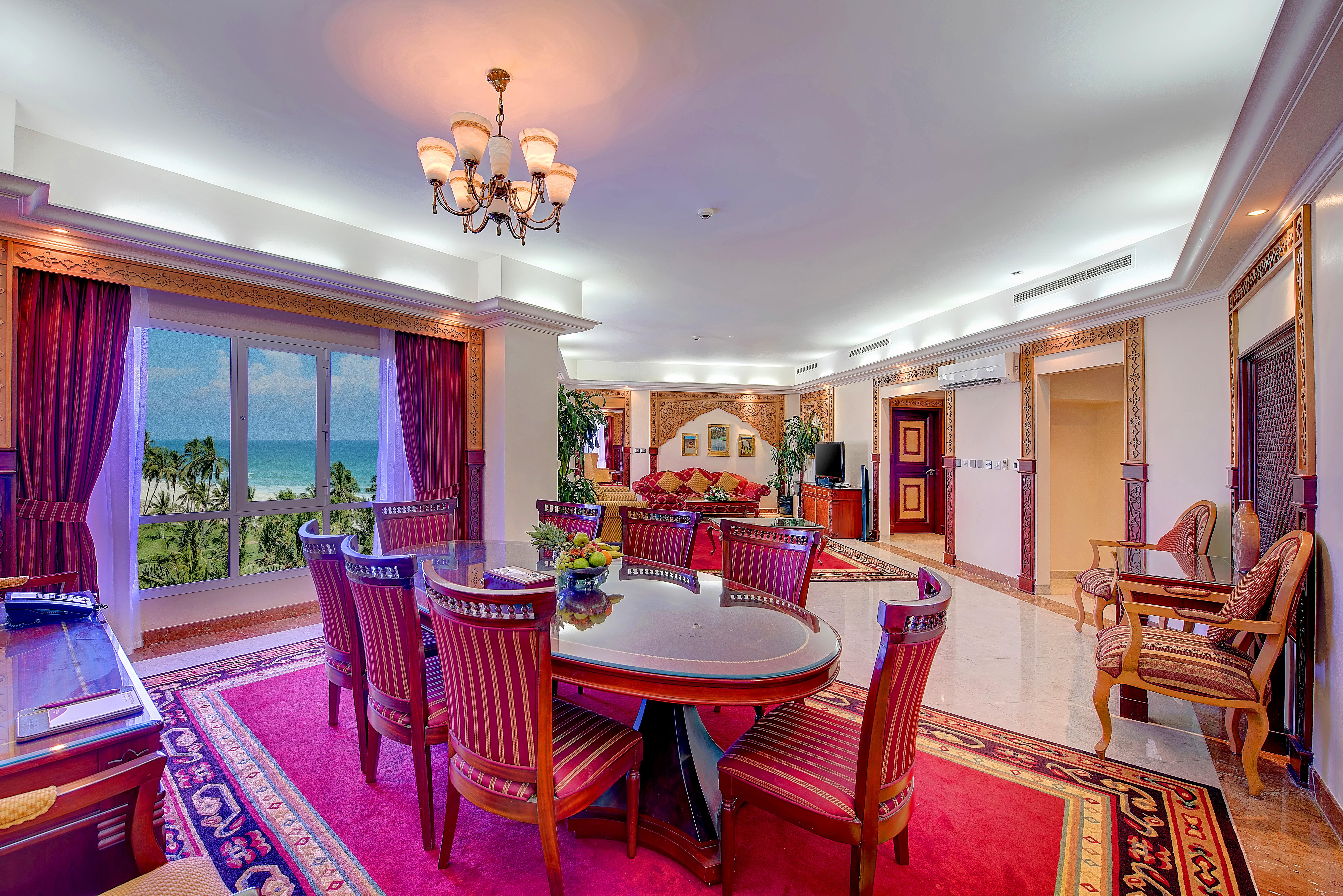 Crowne Plaza Resort Salalah, an IHG Hotel Esterno foto A suite at the Atlantis Paradise Island