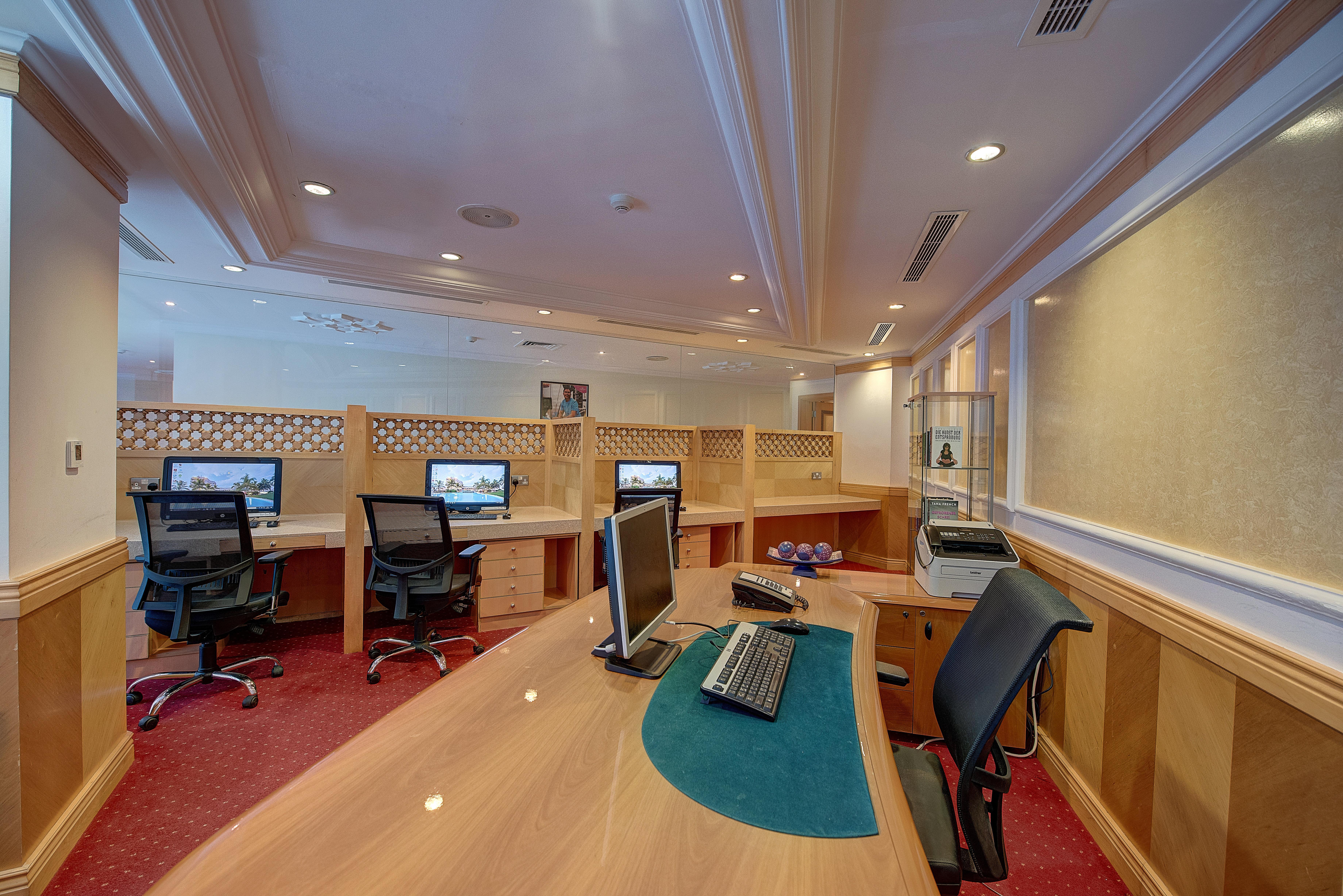 Crowne Plaza Resort Salalah, an IHG Hotel Esterno foto Business Center
